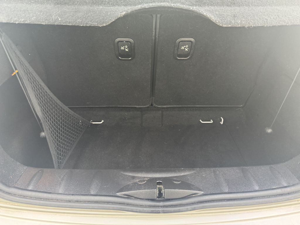 2011 MINI Cooper Image 18