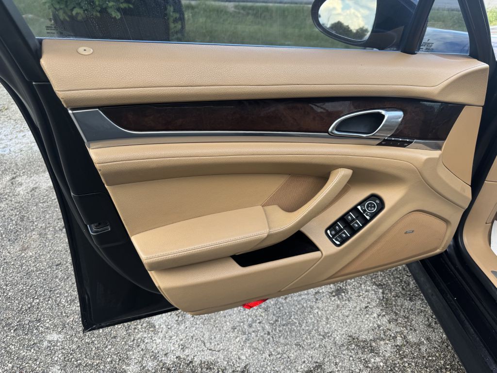 2010 Porsche Panamera Image 13