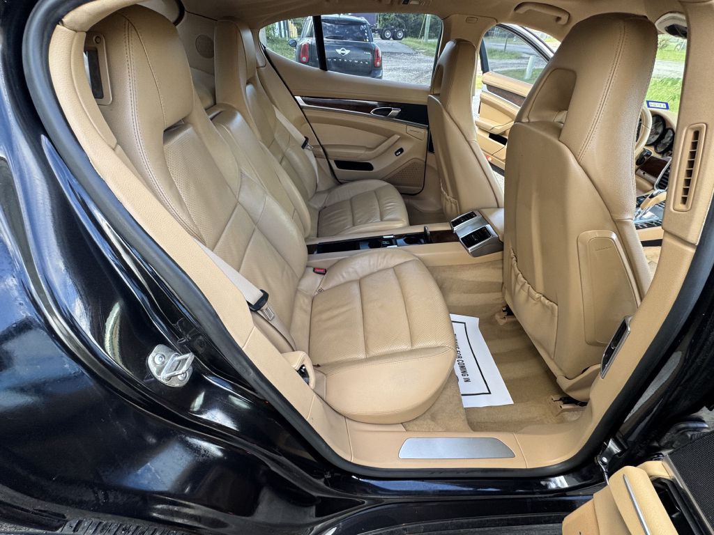 2010 Porsche Panamera Image 17