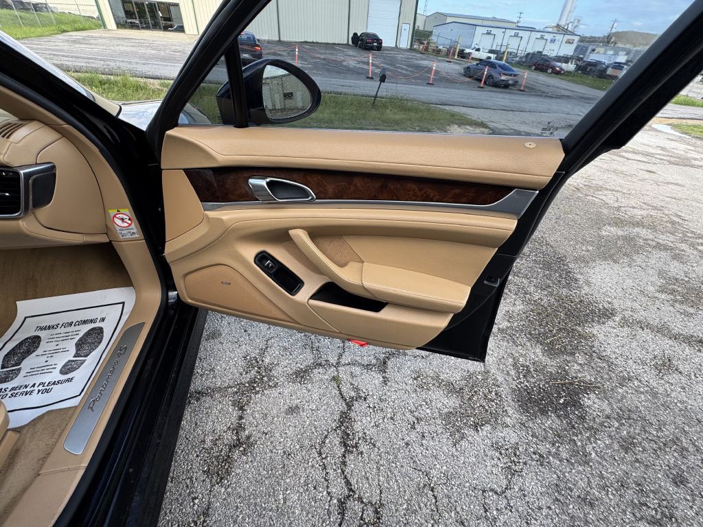 2010 Porsche Panamera Image 19
