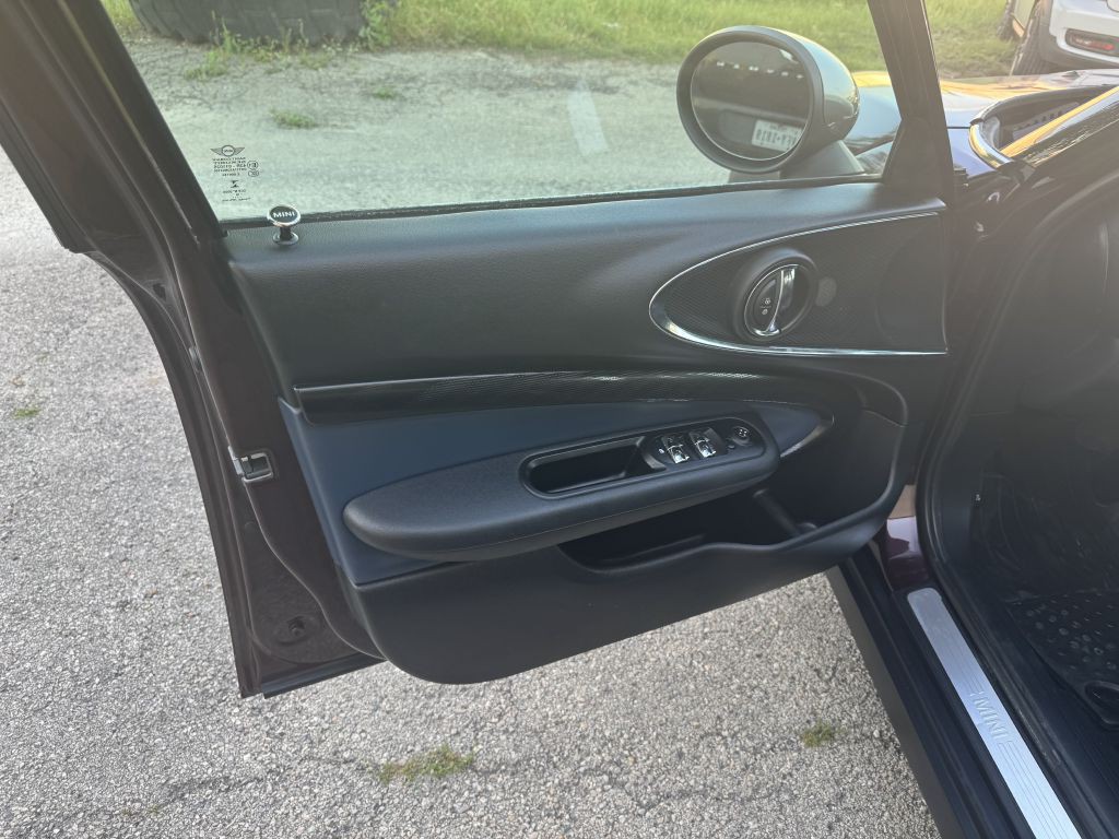 2017 MINI Cooper Image 13