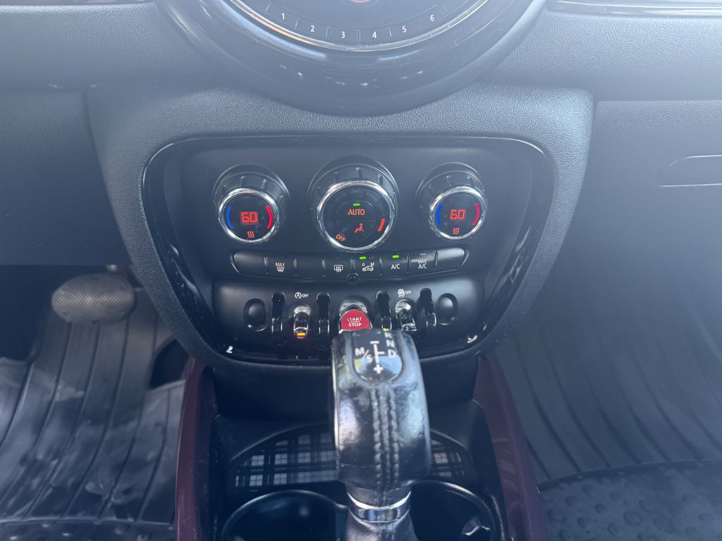 2017 MINI Cooper Image 16