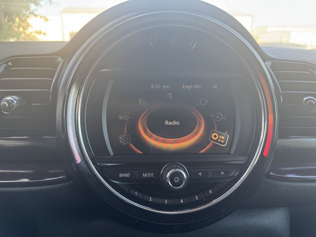 2017 MINI Cooper Image 17