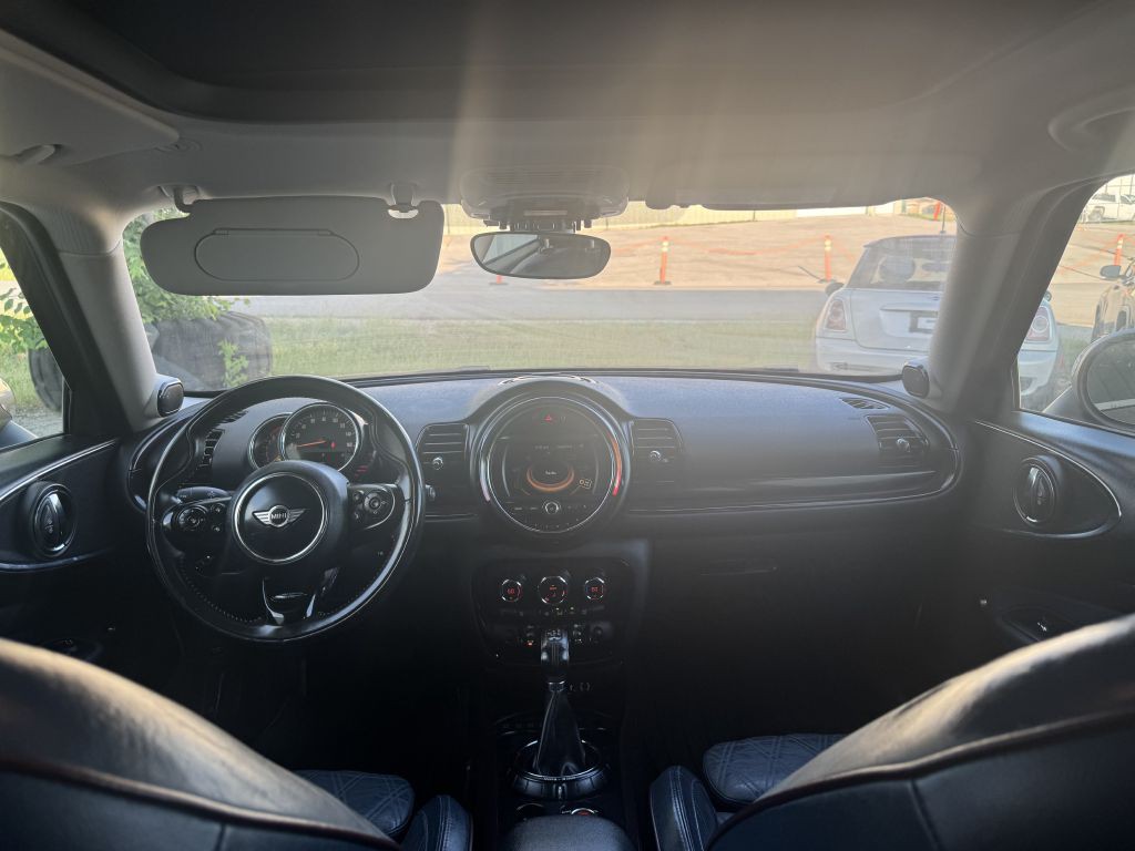 2017 MINI Cooper Image 21