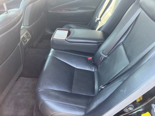 2010 Lexus LS 460 Image 11