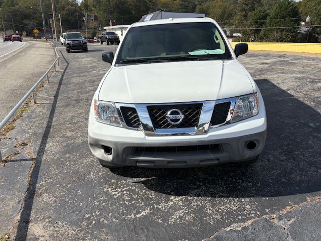 2013 Nissan Frontier Image 2