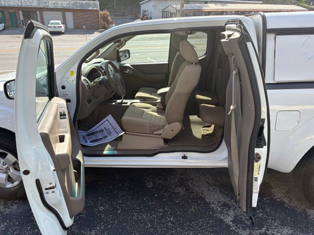 2013 Nissan Frontier Image 10