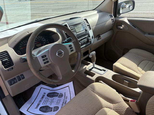 2013 Nissan Frontier Image 11