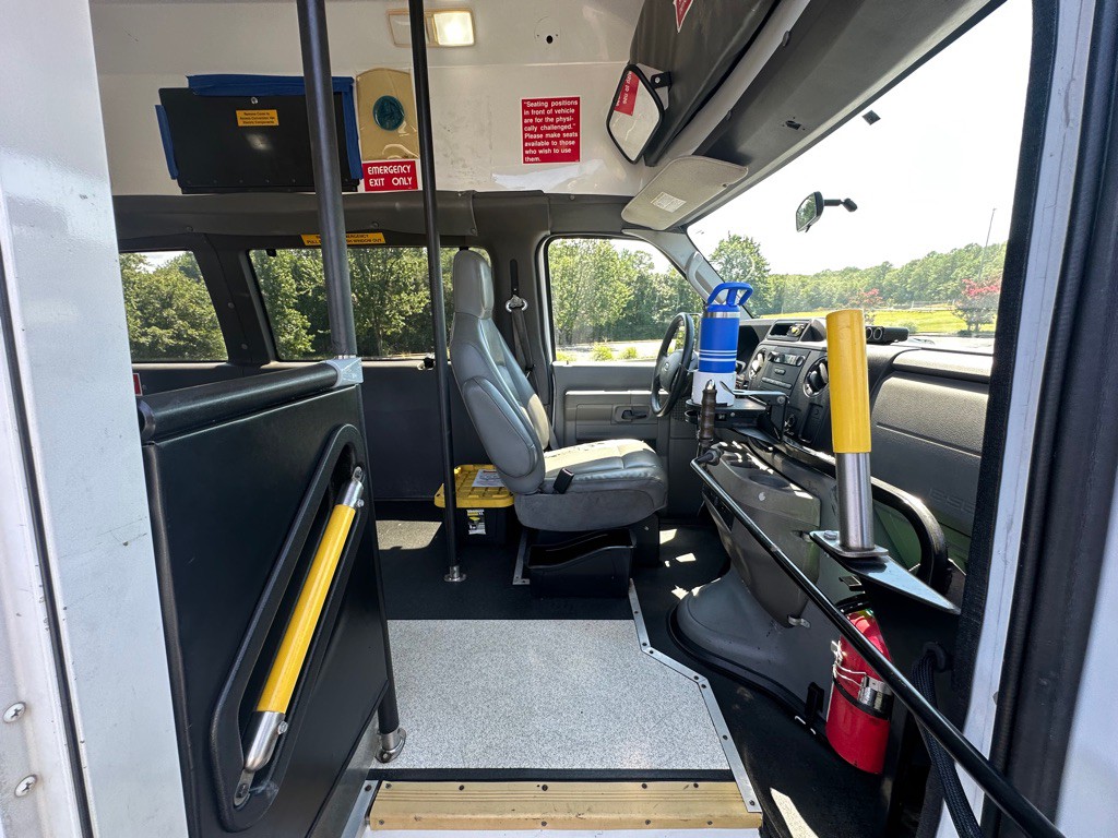 2010 Ford Econoline Image 19