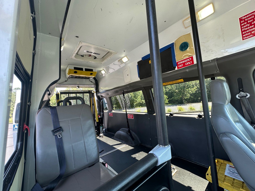 2010 Ford Econoline Image 20