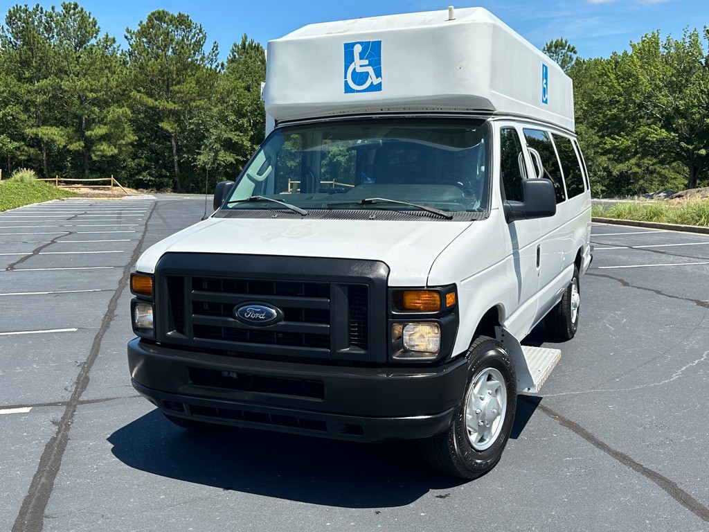 2010 Ford Econoline Image 4