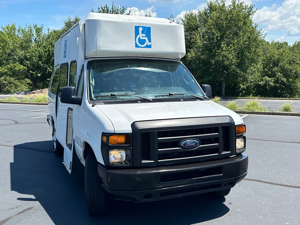 2010 Ford Econoline Image 5