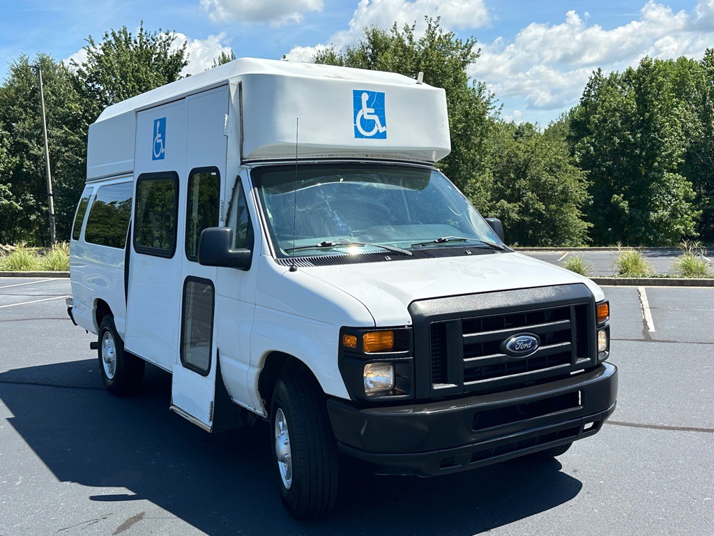 2010 Ford Econoline Image 6