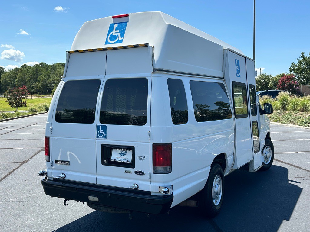 2010 Ford Econoline Image 9