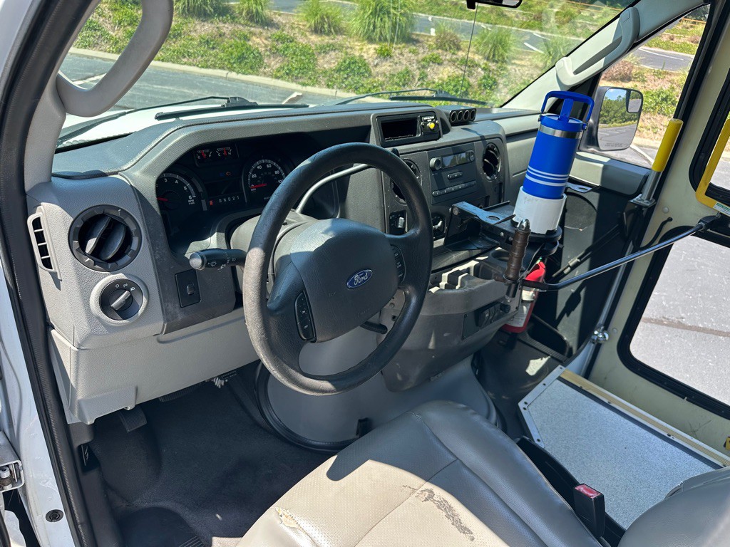 2010 Ford Econoline Image 13