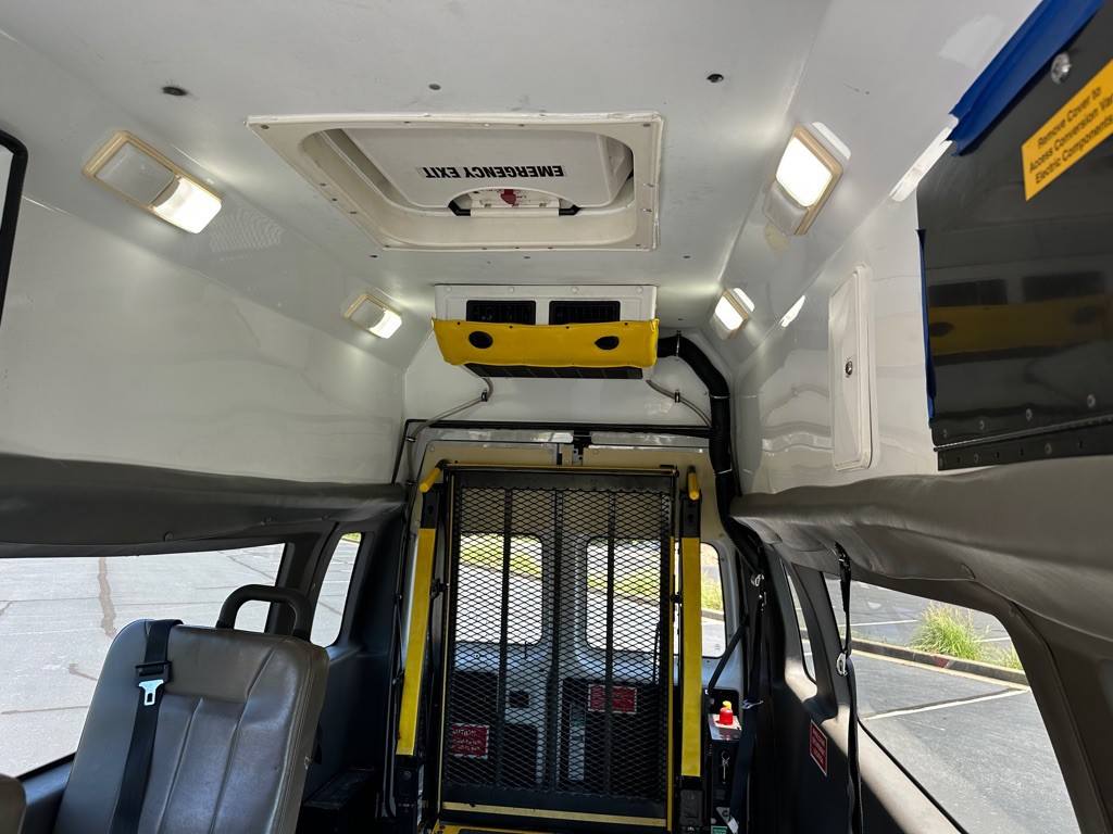 2010 Ford Econoline Image 16