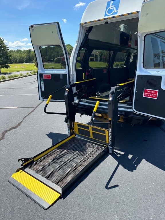 2010 Ford Econoline Image 22