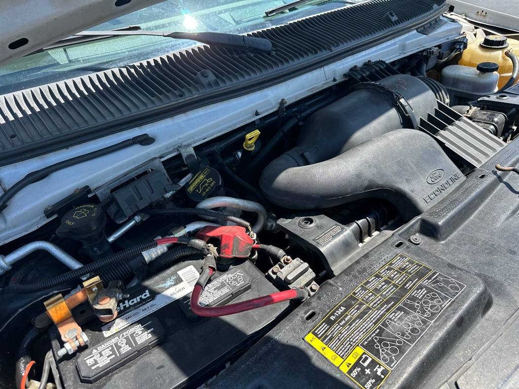 2010 Ford Econoline Image 31