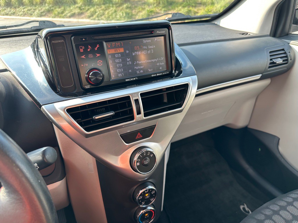 2012 Scion IQ Image 21