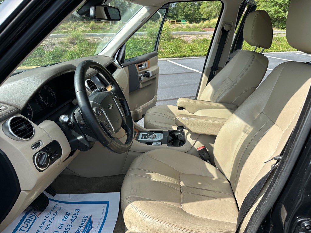 2015 Land Rover LR4 Image 12