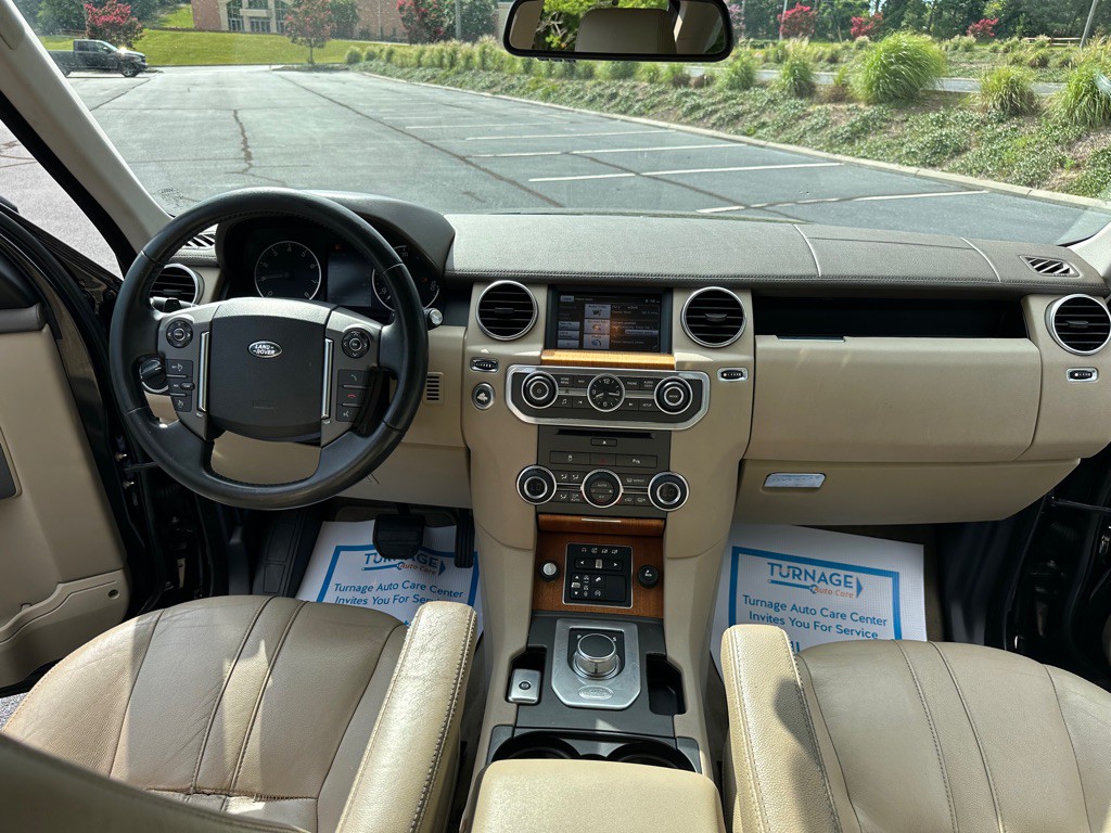 2015 Land Rover LR4 Image 14