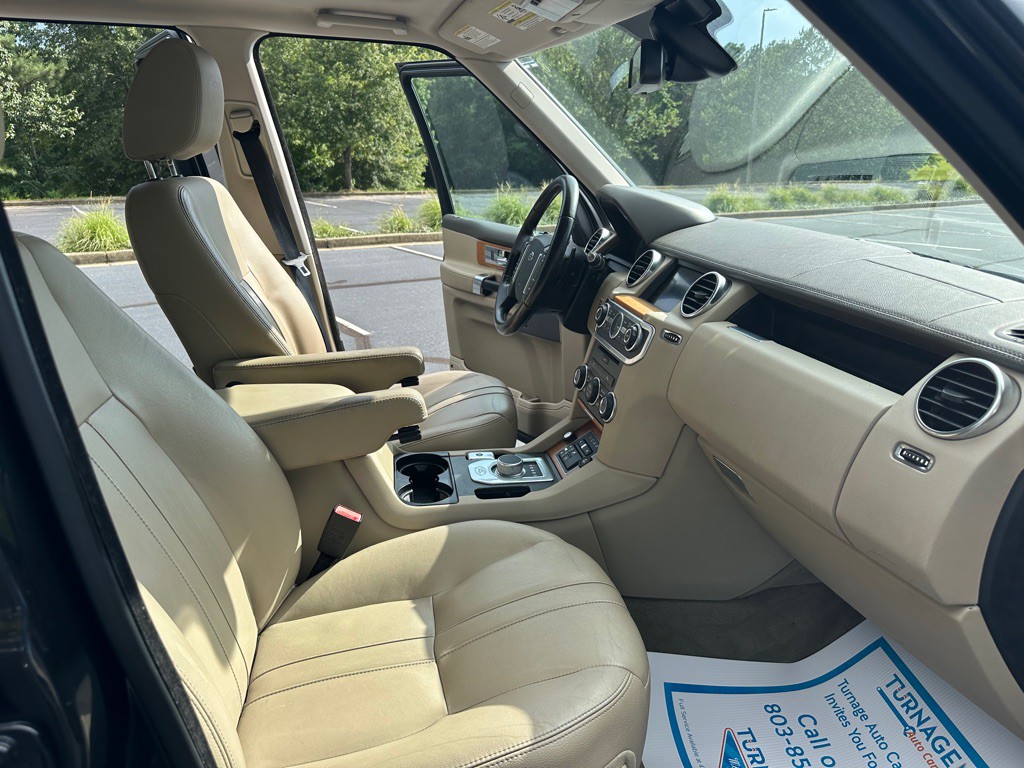 2015 Land Rover LR4 Image 15