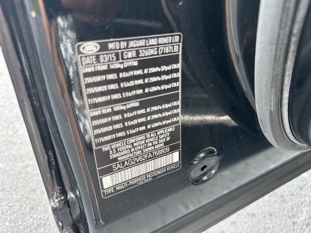 2015 Land Rover LR4 Image 32