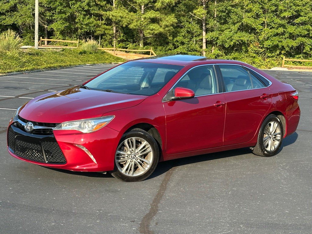 2017 Toyota Camry Image 2