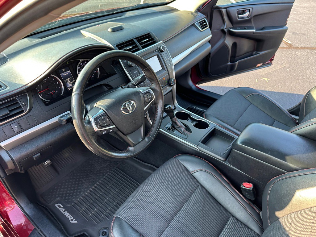 2017 Toyota Camry Image 15