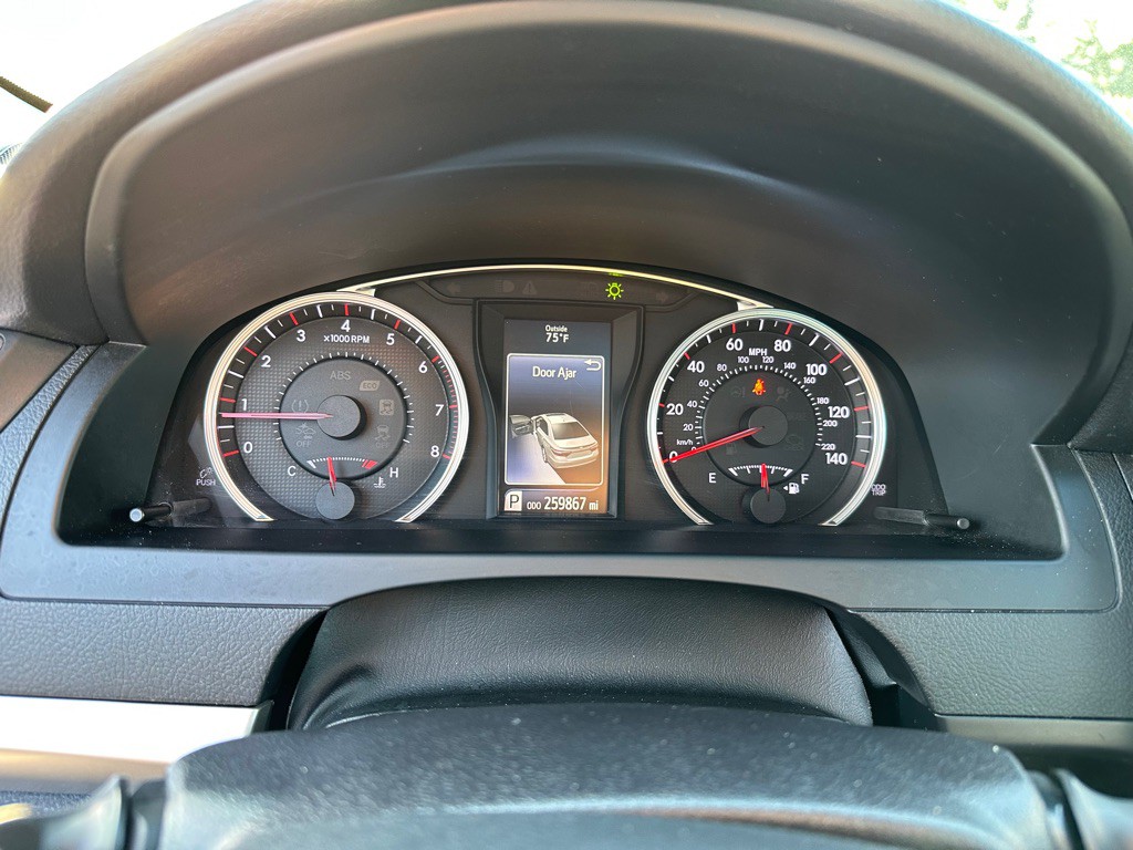 2017 Toyota Camry Image 22