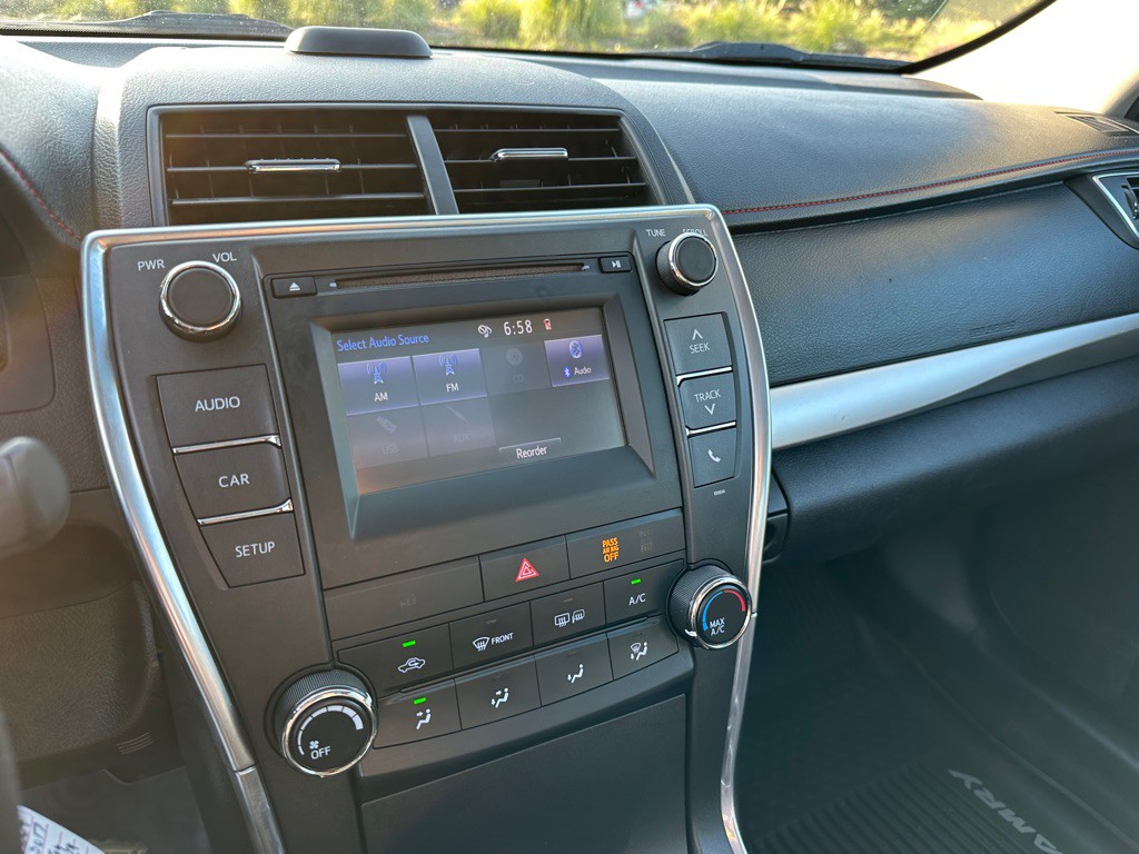 2017 Toyota Camry Image 23