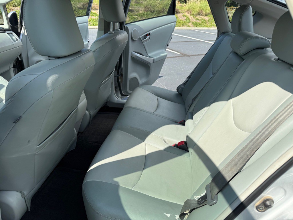 2015 Toyota Prius Image 18