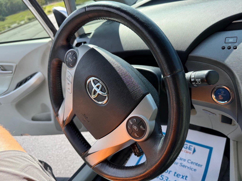 2015 Toyota Prius Image 24