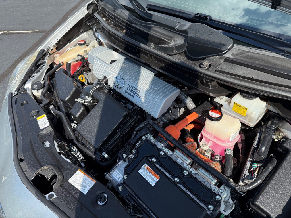 2015 Toyota Prius Image 32