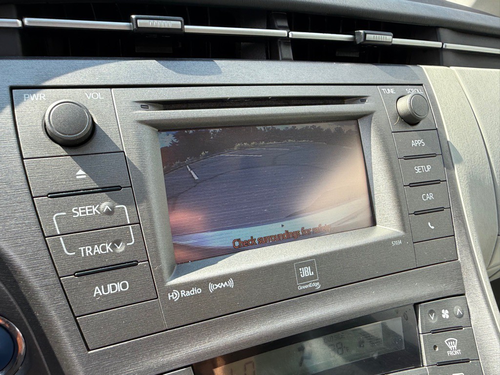 2015 Toyota Prius Image 21