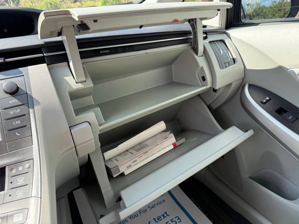 2015 Toyota Prius Image 23