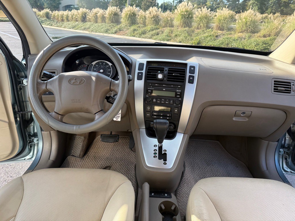 2008 Hyundai Tucson Image 12