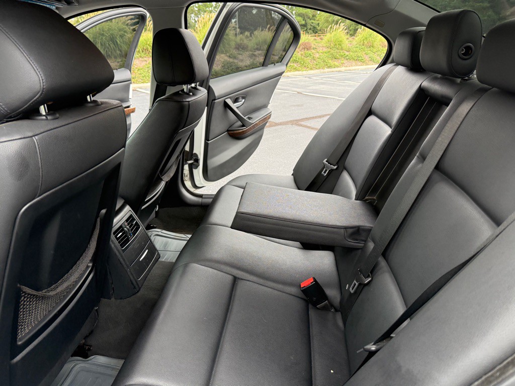 2007 BMW 3 Series Image 17