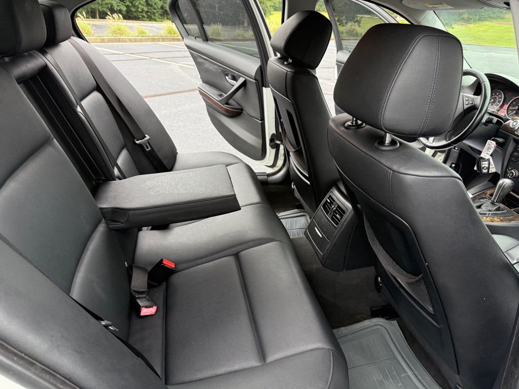2007 BMW 3 Series Image 17