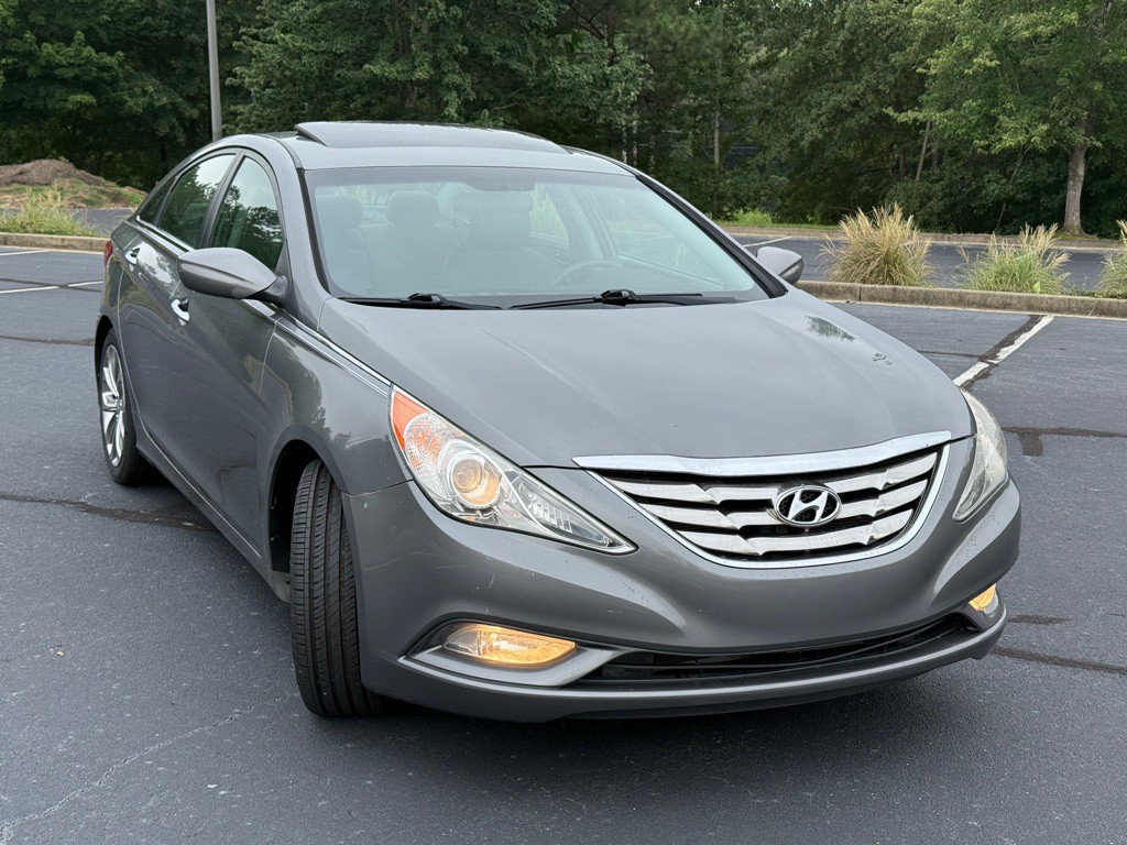 2011 Hyundai Sonata Image 4