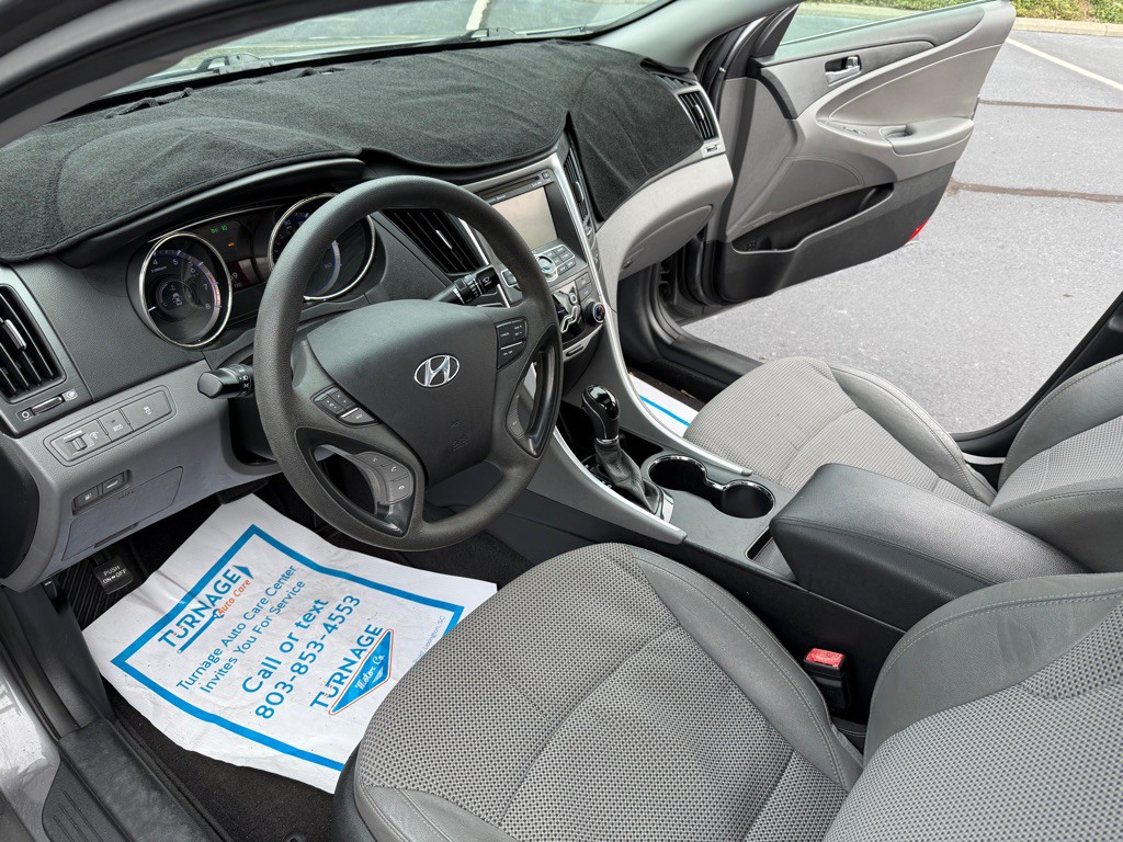 2011 Hyundai Sonata Image 12