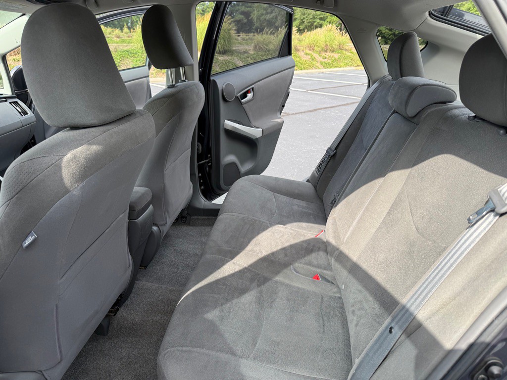 2011 Toyota Prius Image 17