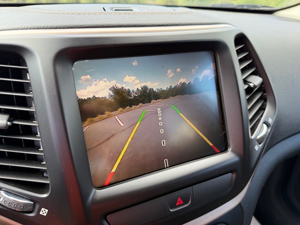 2016 Jeep Cherokee Image 23