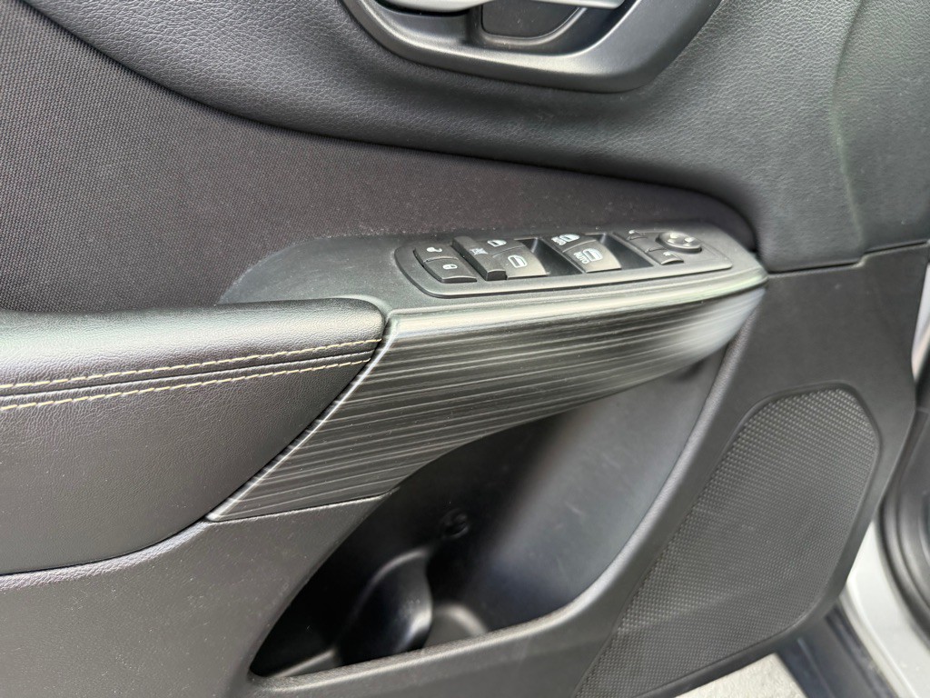 2016 Jeep Cherokee Image 27
