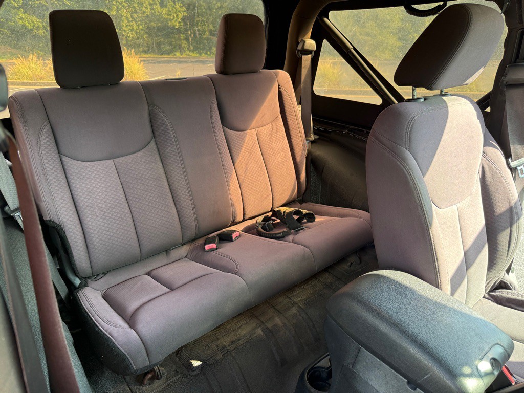 2013 Jeep Wrangler Image 17