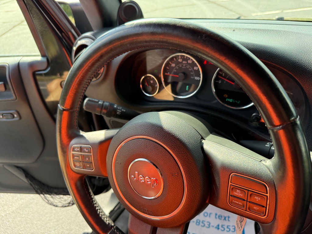 2013 Jeep Wrangler Image 25