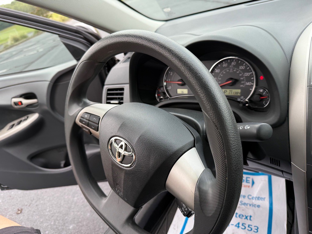 2012 Toyota Corolla Image 21