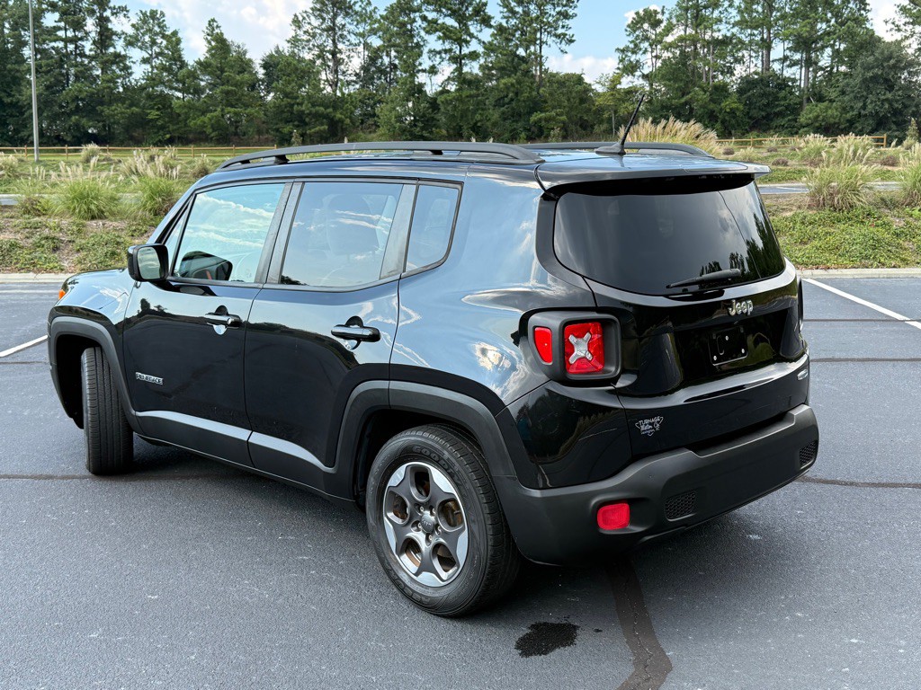 2015 Jeep Renegade Image 9