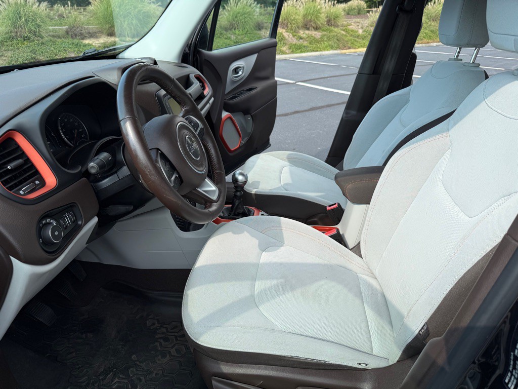 2015 Jeep Renegade Image 10