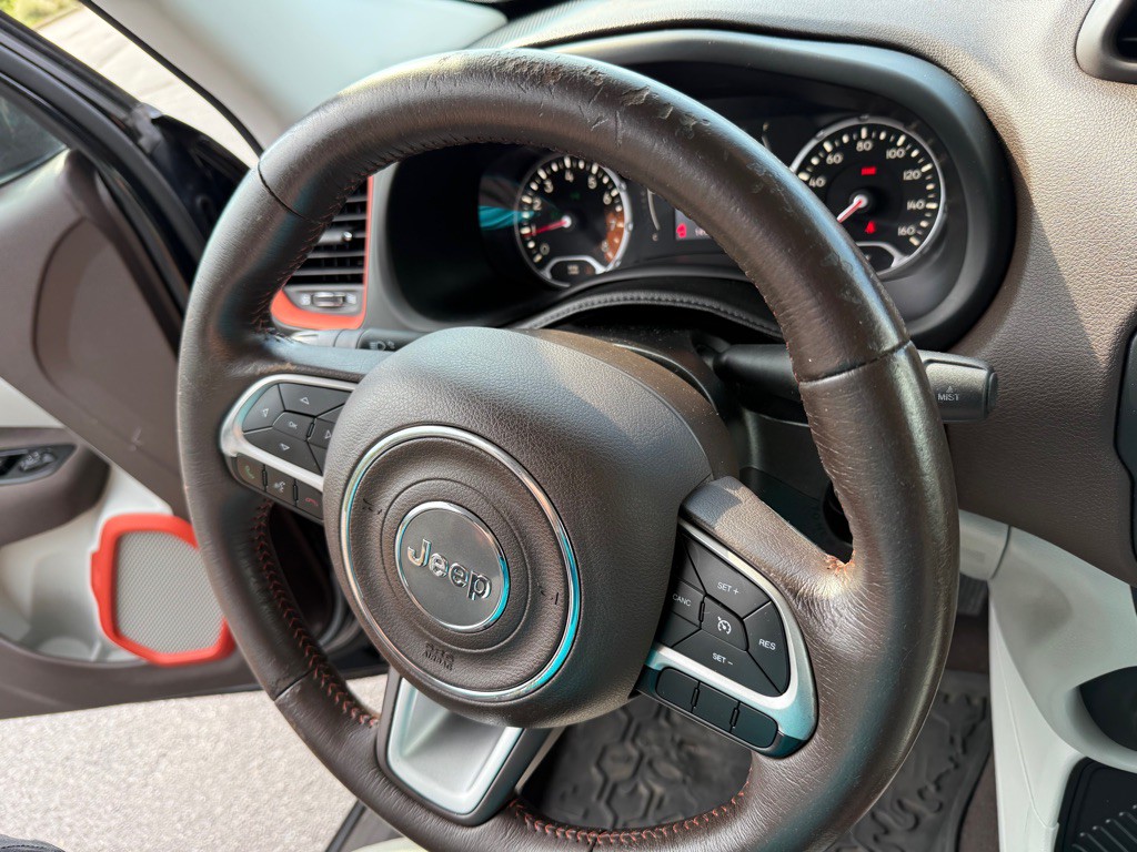 2015 Jeep Renegade Image 23